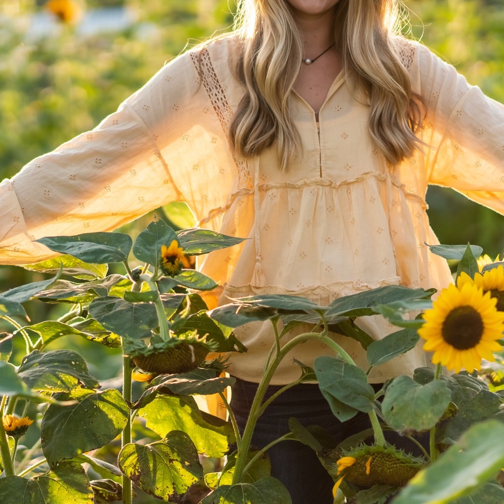 American Eagle flowy shirt